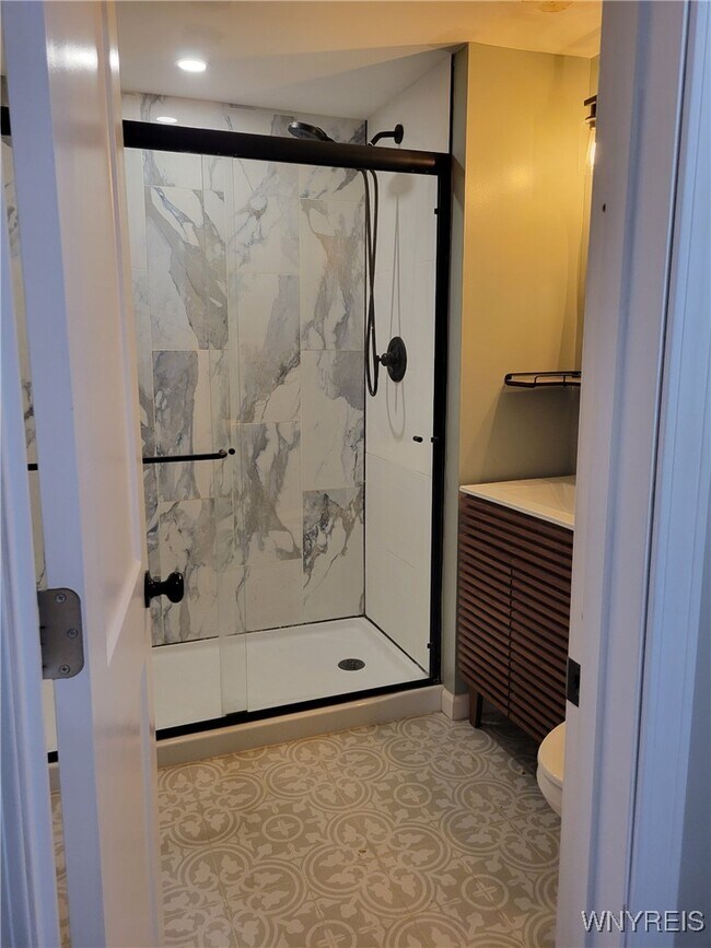 Building Photo - 81 East St