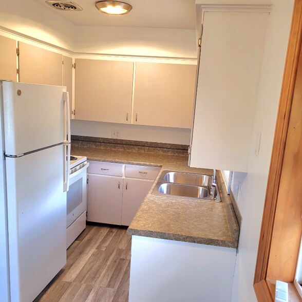 Building Photo - 5604 Bjelde Ln