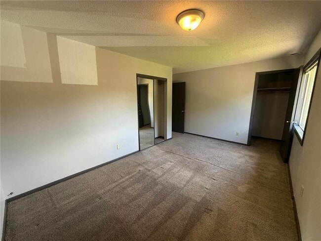 Building Photo - 415 Belle Aire Dr