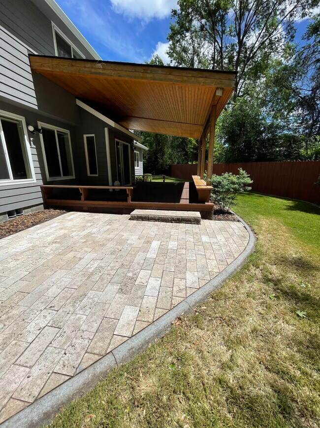 Building Photo - 740 E Opal Ct