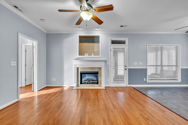 Building Photo - 3105 Vintage Way