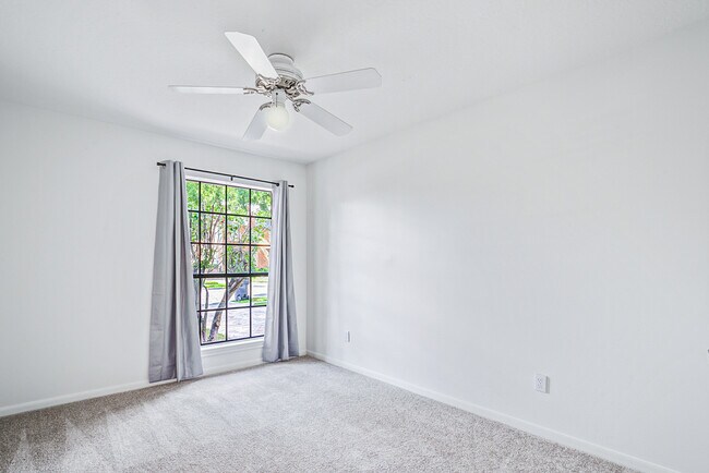Building Photo - 14507 Sycamore Lake Rd