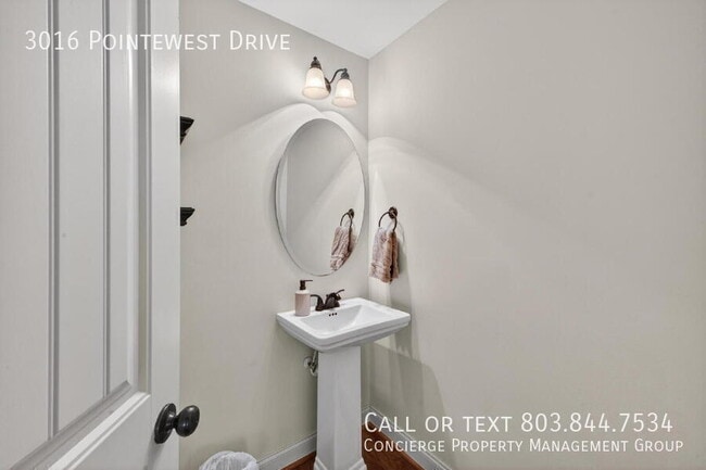 Building Photo - 3016 Pointewest Dr