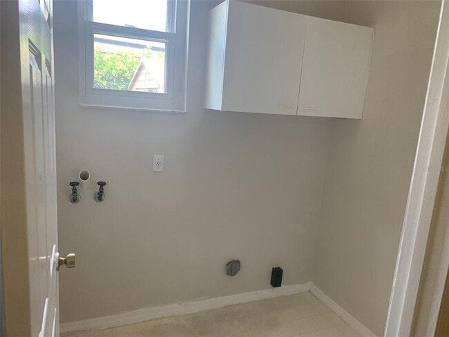 Building Photo - 10040 Crystalline Ct