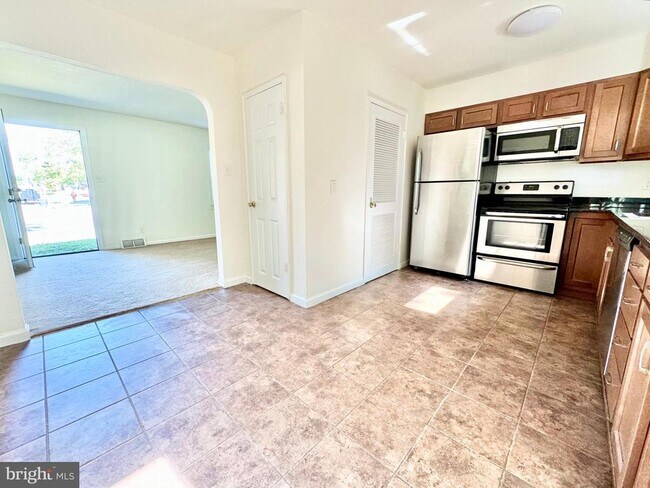 Building Photo - 218 Webbs Ln