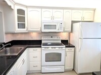 Building Photo - 6550 Somerset Dr