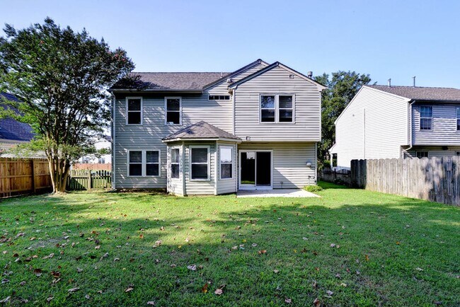 Building Photo - Well Maintained Coventry Home