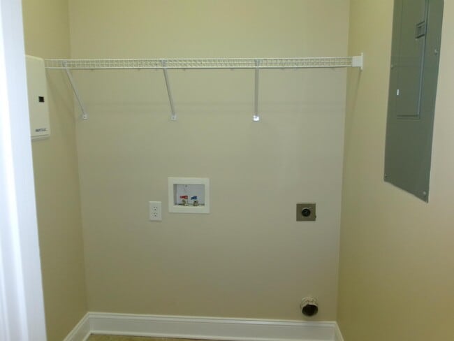 Building Photo - 110 Fountain Pointe Ln