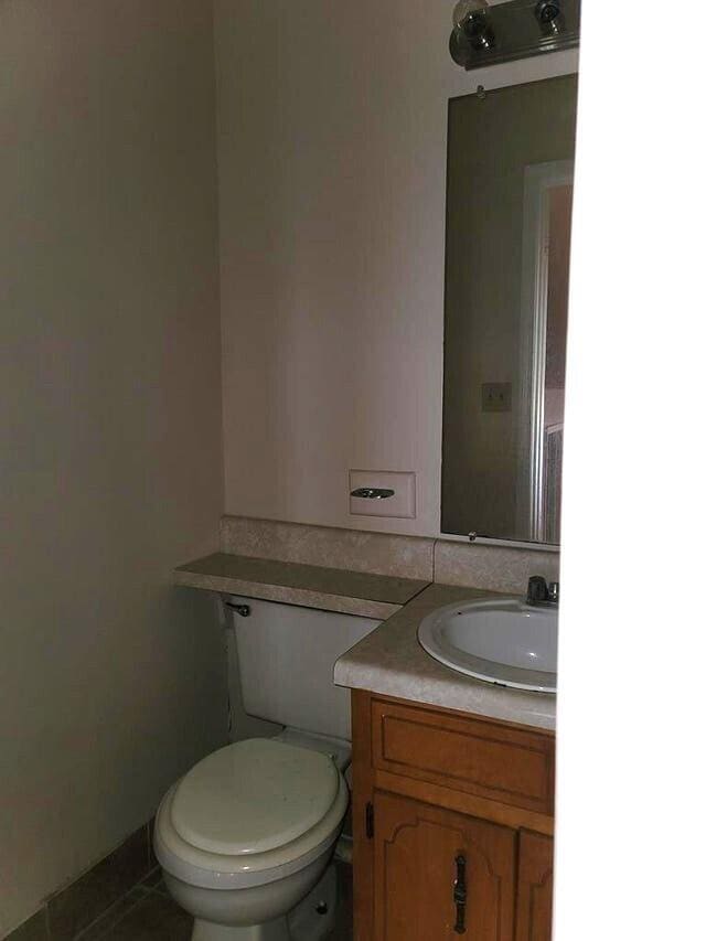 Building Photo - 3762 Fairington Dr