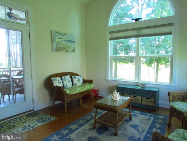 Building Photo - 30671 Kingbird Ct