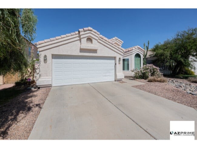 Primary Photo - Beautiful 3/2 Gilbert House with Vaulted C...