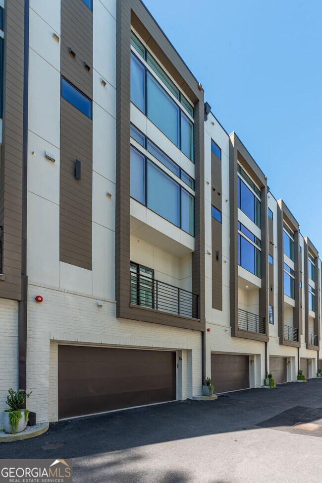 Building Photo - 1099 North Avenue NE