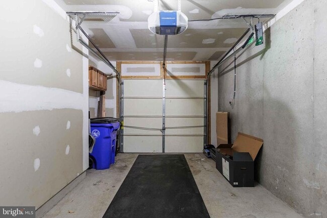 Building Photo - 9733 Braidwood Ter