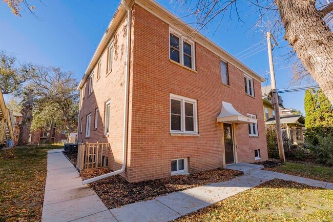 Building Photo - 1425 S 11th St