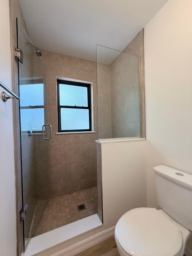 Building Photo - Available Now | Move-In Ready Rental in SE Ocala/Silversprings Shores