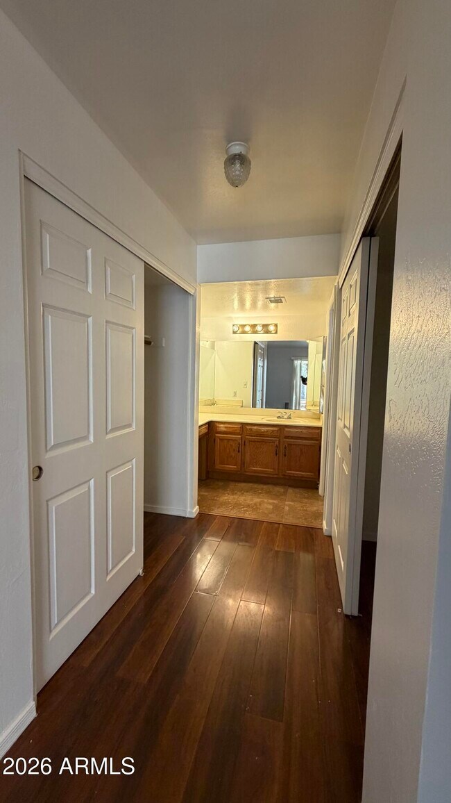 Building Photo - 2207 W Ironwood Dr