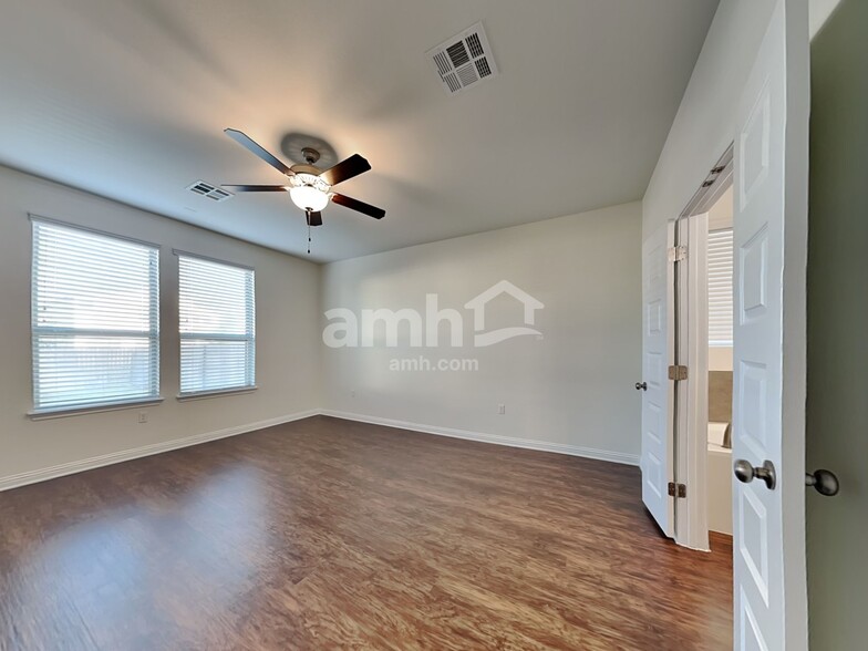 Building Photo - 5813 Monmarte Cove