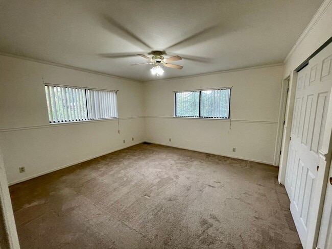 Building Photo - Great family home in Alta Sierra