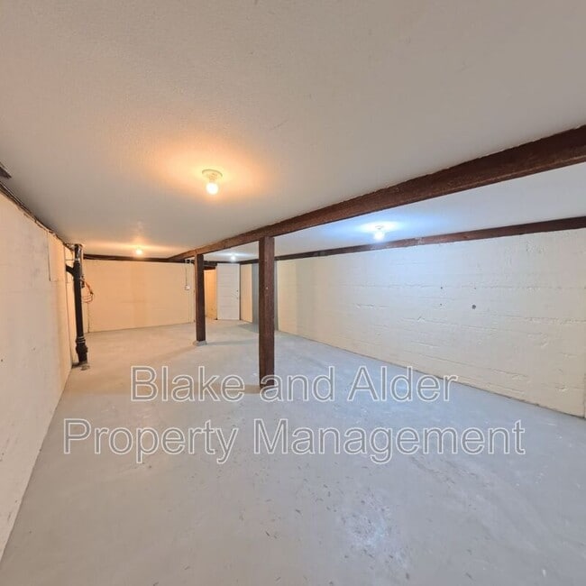 Building Photo - 720 Portland Ave