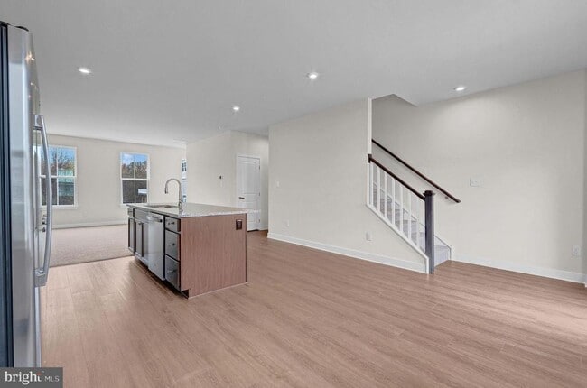 Building Photo - 66 SPYGLASS HILL Dr