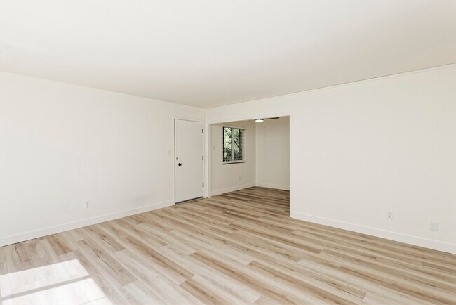 Building Photo - 184 Callan Ave