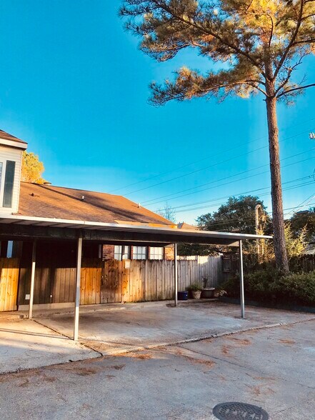 Building Photo - 2246 Cedar Way