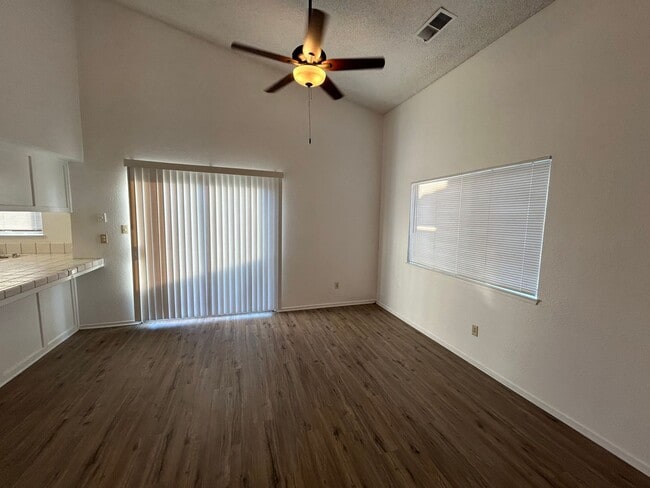 Building Photo - Beautiful 4 Bed / 2.5 Bath Silver Creek Home w/ RBP & $0 Deposit Option