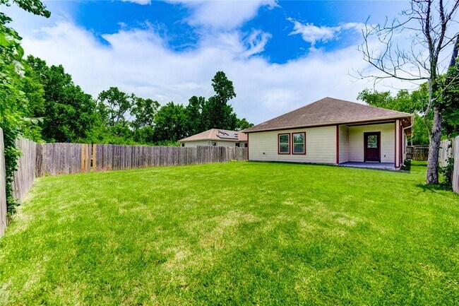 Building Photo - 3805 Shelby Cir