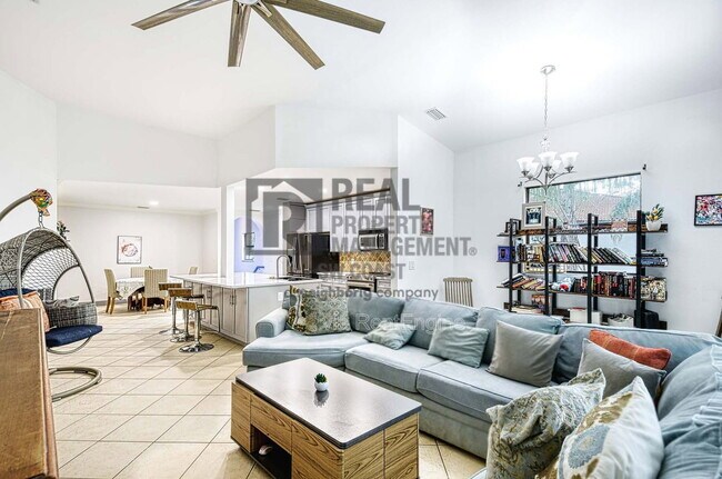 Building Photo - 27020 Adriana Cir