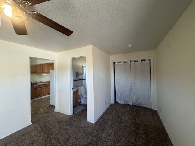 Building Photo - Mound House All Utilities Included Apartment