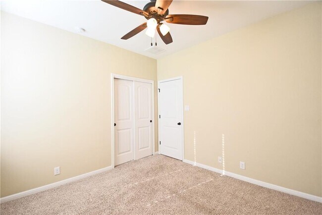 Building Photo - 13400 Briarwick Dr