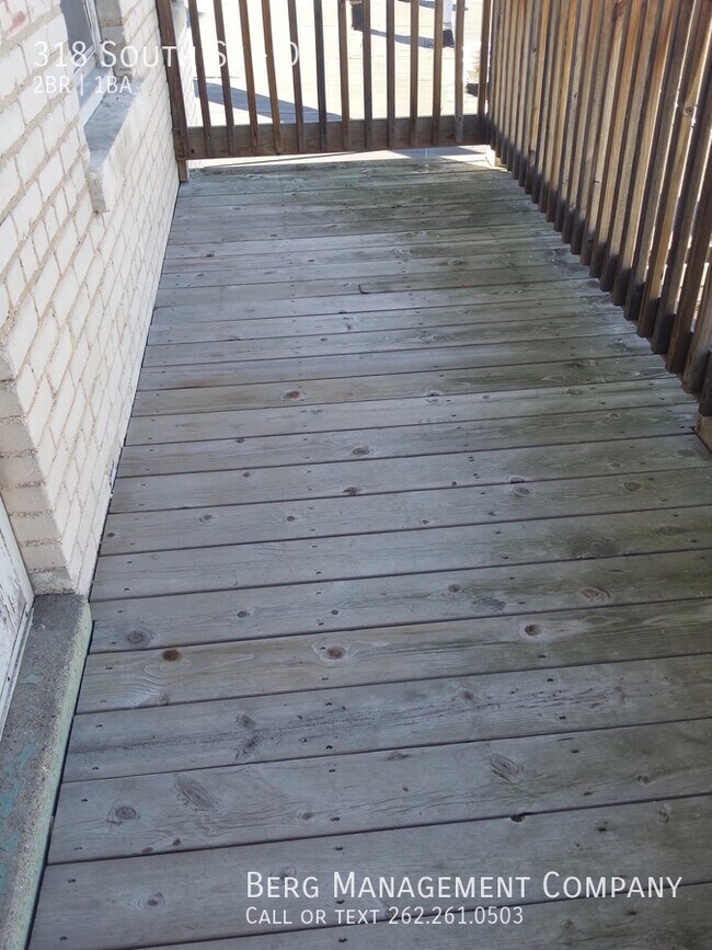 Building Photo - 318 South St