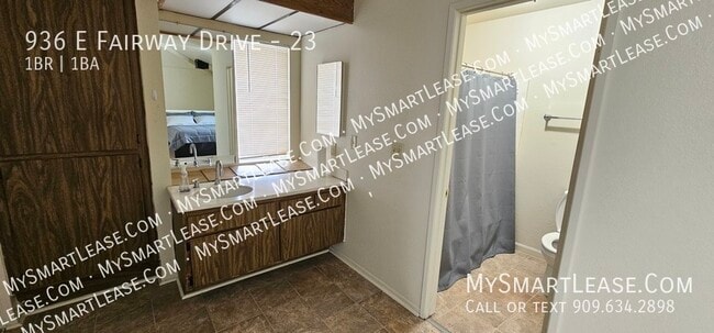 Building Photo - 936 E Fairway Dr