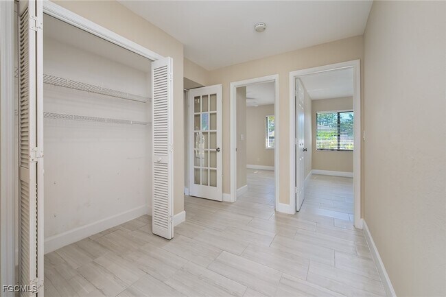 Building Photo - 1416 SE 11th Pl