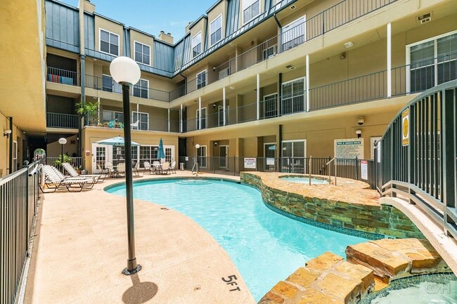 Building Photo - 921 Marine Dr