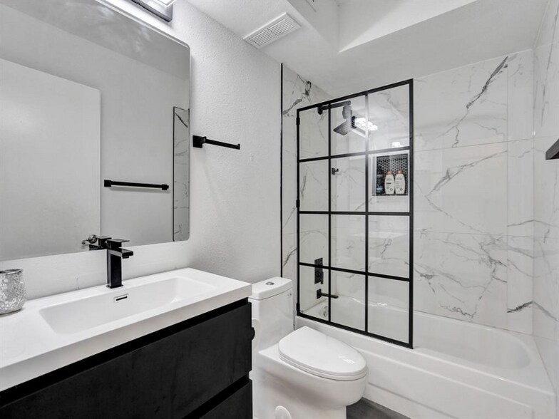 Building Photo - 2351 NW 33rd St