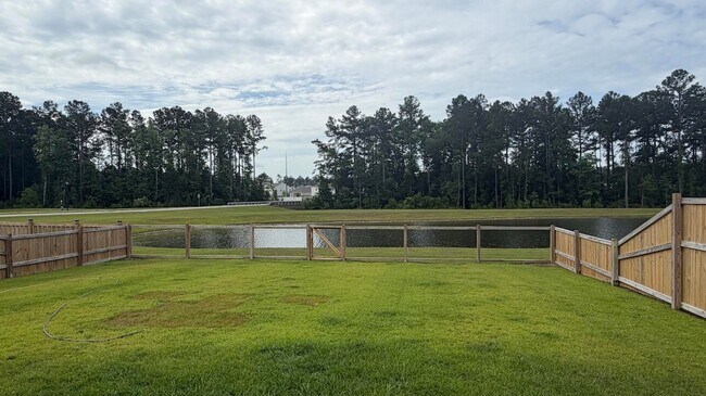 Building Photo - 742 Ladywood Dr