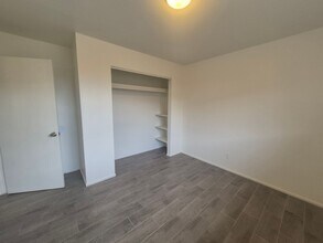 Building Photo - 122