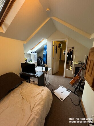 Building Photo - 14 Lake St