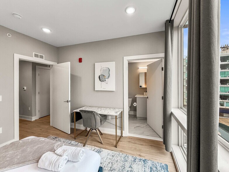 Building Photo - 626 N Delaware Ave