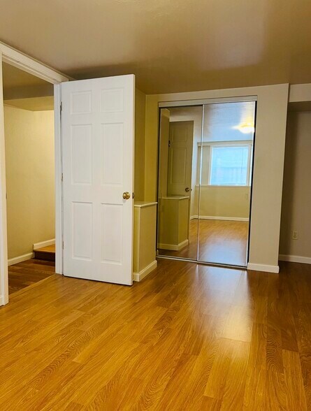 Building Photo - 2071 Clinton Ave