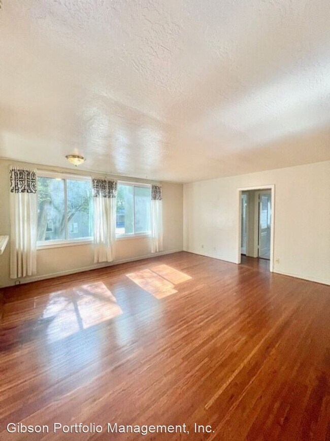 Building Photo - 2 br, 1 bath House - 155 N El Camino Real #5