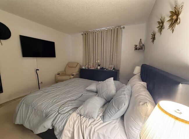 Building Photo - 7420 NW 18th St