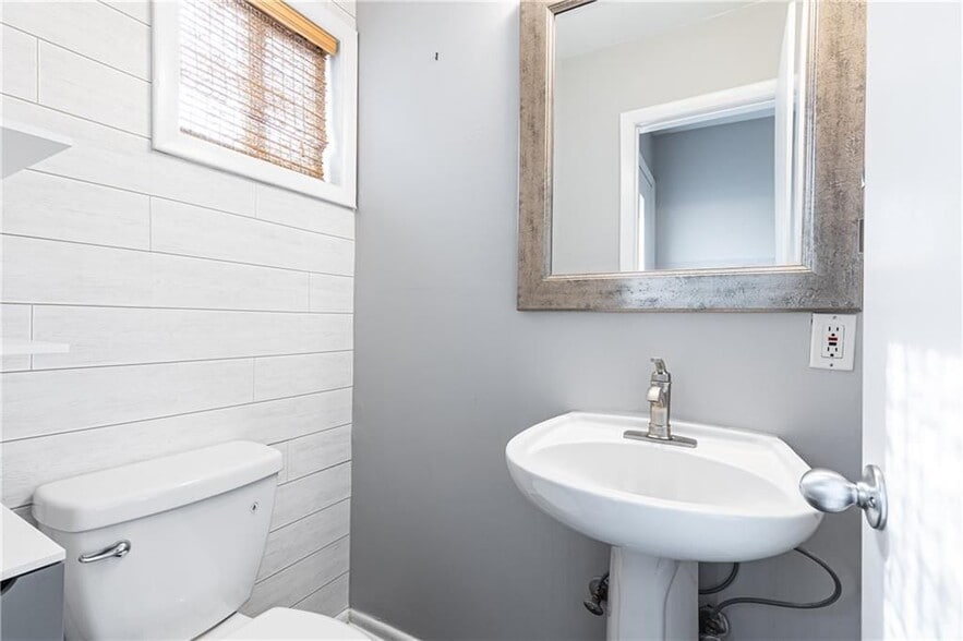 Building Photo - 3501 Roswell Rd NE