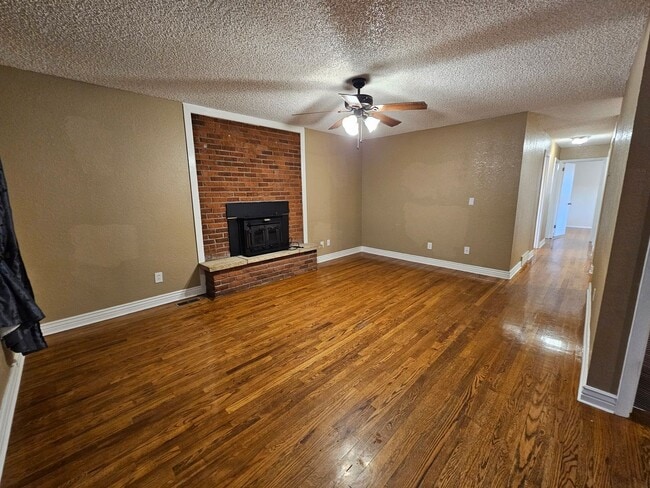 Building Photo - 4-Bedroom Home with In-Ground Pool, Solar ...
