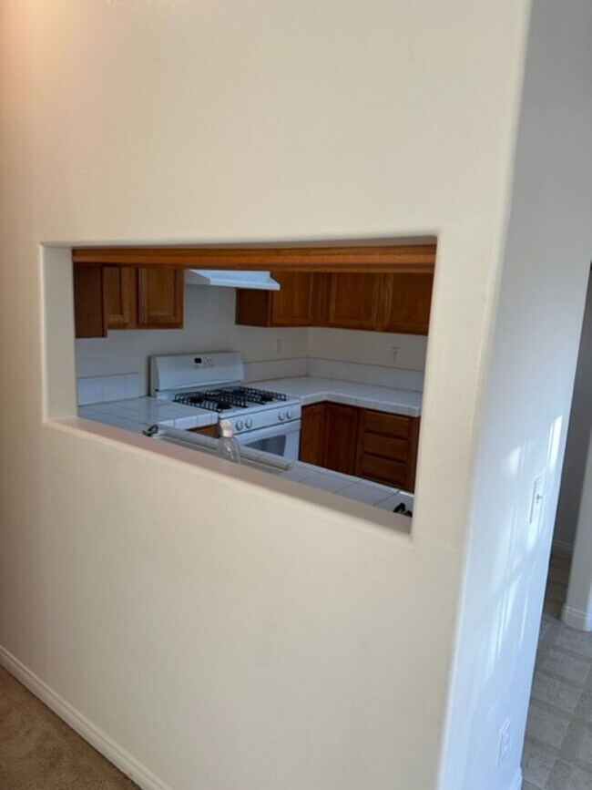 Building Photo - 513 Yellow Meadow Ct
