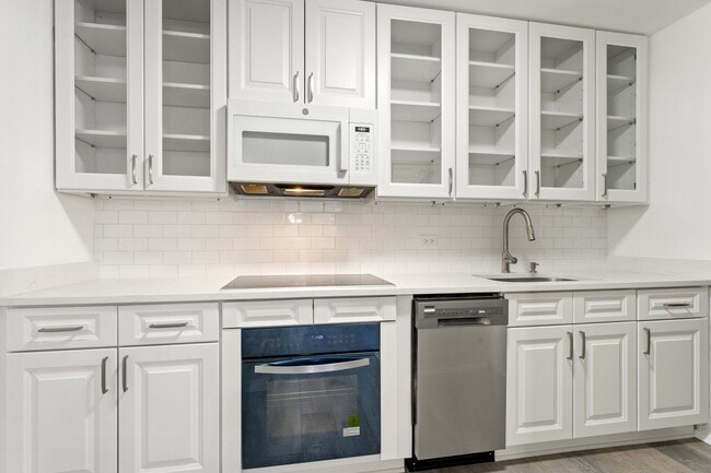 Building Photo - 4250 N Marine Dr