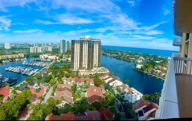 Building Photo - 19355 Turnberry Way