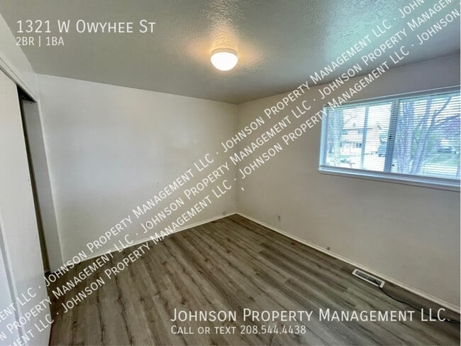 Building Photo - 1321 W Owyhee St