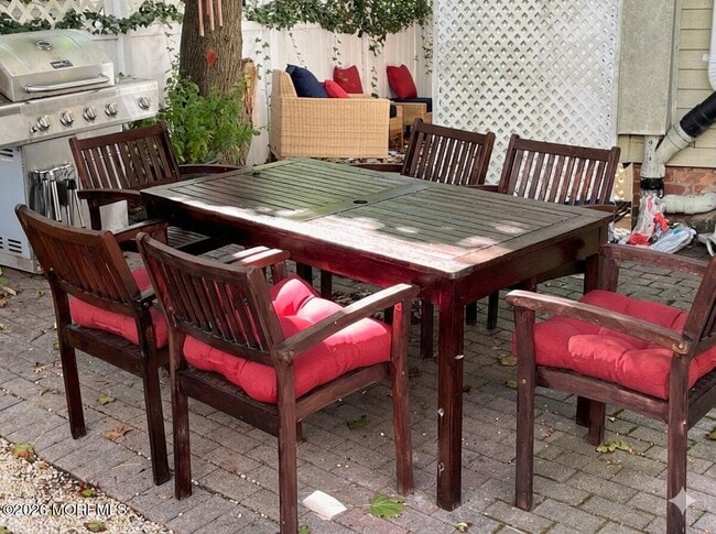 Building Photo - 74 Mt Hermon Way